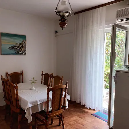 Apartment Mira - Affordable & Comfortable Supetar